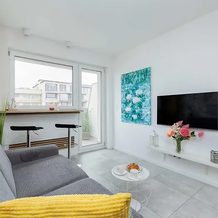 Bright Sea View On Promenada Gwiazd By Renters Miedzyzdroje